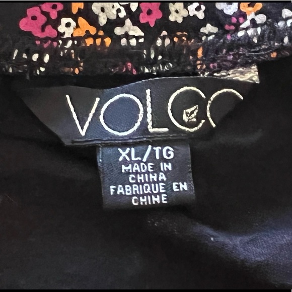 Volcom "Ditzy Dazed" Top - Black Floral Print - Flowy/Airy - Y2K - Junior's XL - Picture 15 of 16